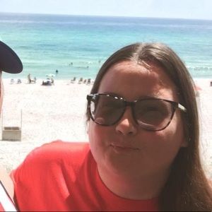 Meet your Posher, Cloma